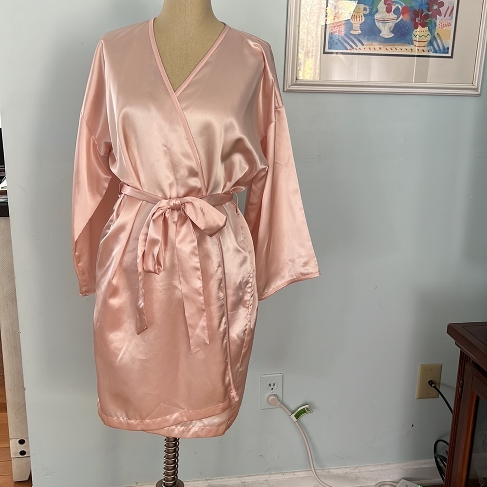Anne Klein pink belted short wrap robe Lingerie size Large